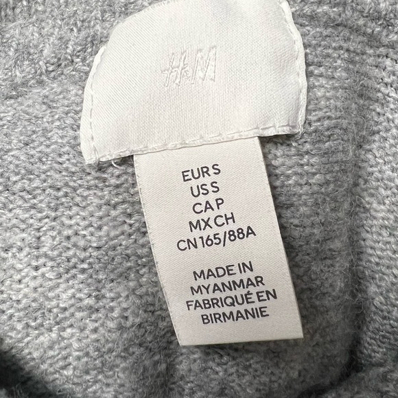 H&M Sweater Womens Small Gray Faux Pearl Beads Collar Wool Stretch Blend Winter - Picture 9 of 11